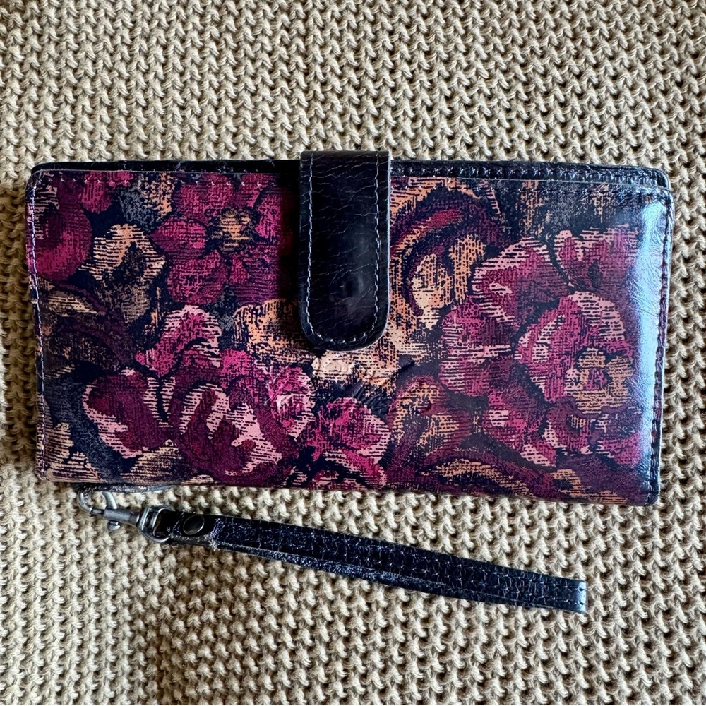 PATRICIA NASH VALENTIA WALLET